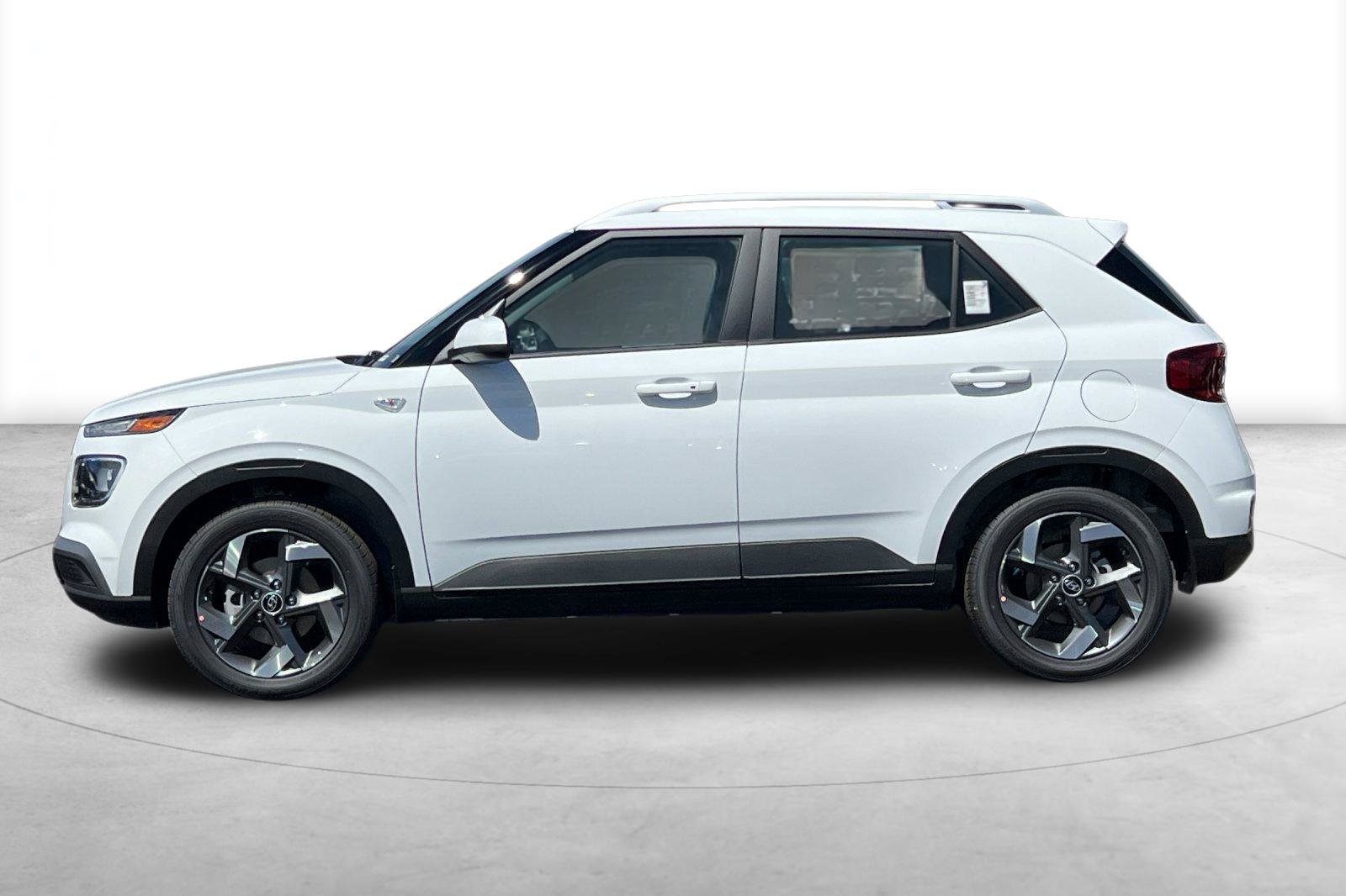 New 2026 Hyundai Venue SEL FWD image 3
