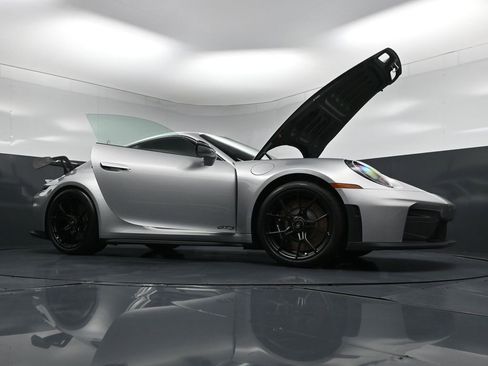 Certified 2026 Porsche 911 GT3 RWD image 32