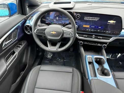 Used 2026 Chevrolet Equinox EV LT w/ Convenience Package II image 17