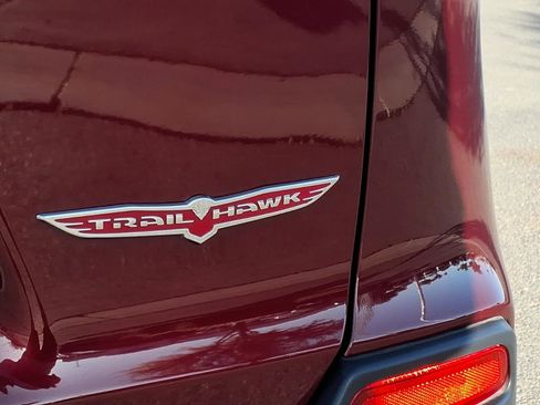 Used 2020 Jeep Cherokee Trailhawk w/ Comfort/Convenience Group image 10