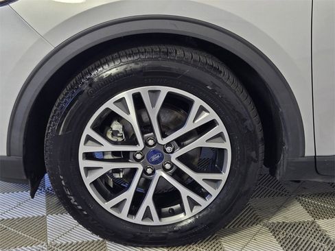 Used 2020 Ford Escape SEL image 5