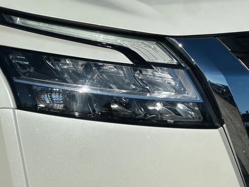 Certified 2022 Nissan Pathfinder SV image 35