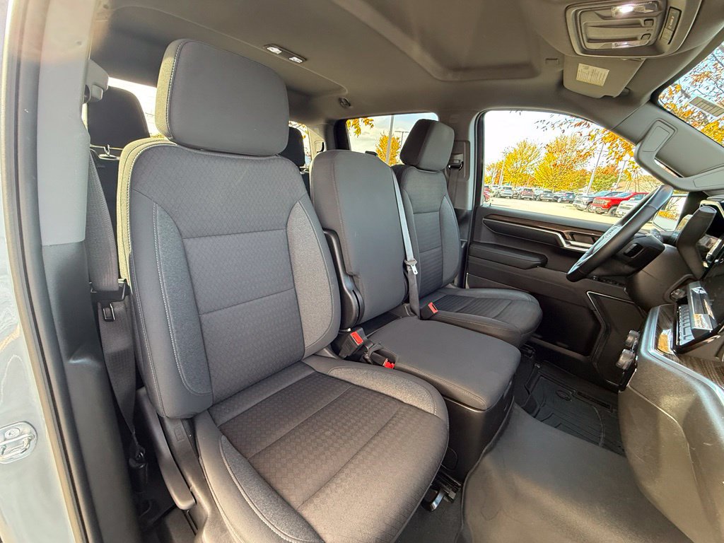 Used 2023 Chevrolet Silverado 1500 LT AWD/4WD image 31