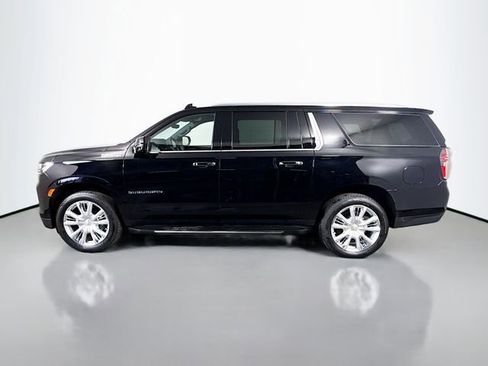 Used 2024 Chevrolet Suburban High Country image 9