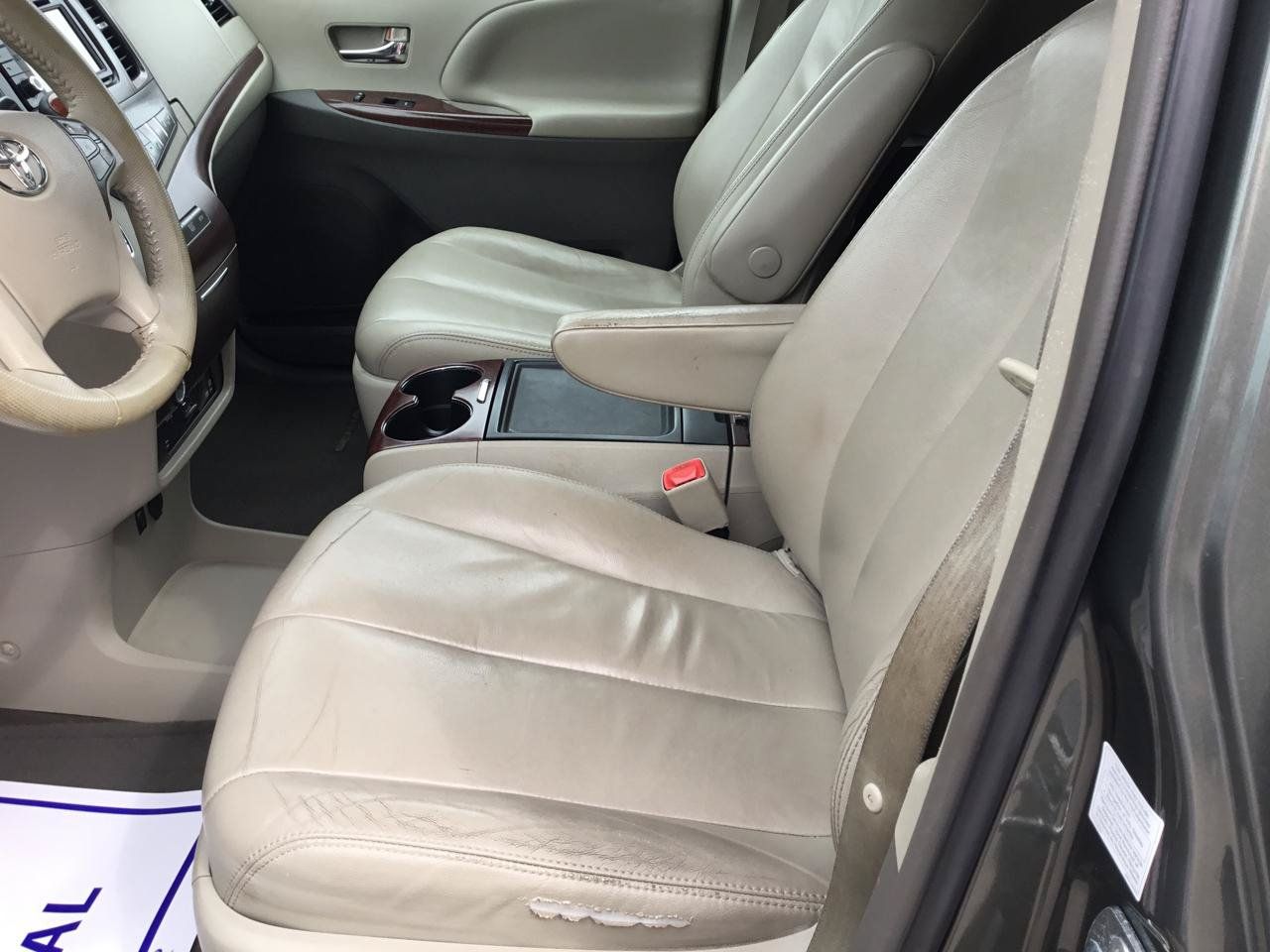Used 2013 Toyota Sienna XLE w/ Entertainment Pkg AWD/4WD image 16