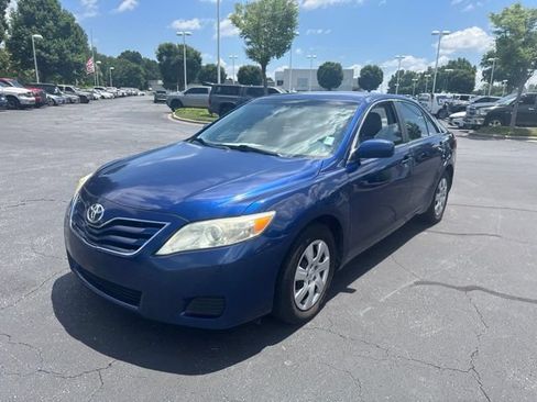 Used 2010 Toyota Camry LE FWD image 9