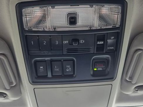 Used 2018 Toyota 4Runner 4WD image 23