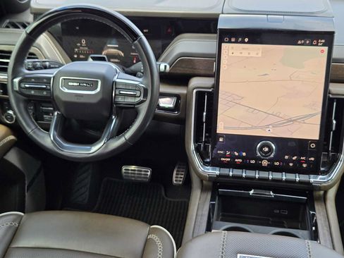 Certified 2025 GMC Yukon Denali Ultimate AWD/4WD image 27