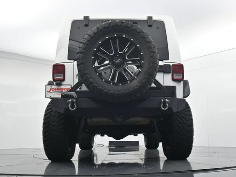 Used 2017 Jeep Wrangler Unlimited Sahara w/ Max Tow Package AWD/4WD image 35