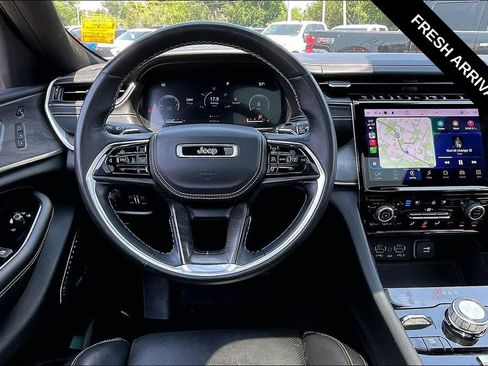 Used 2021 Jeep Grand Cherokee L Overland w/ Luxury Tech Group IV AWD/4WD image 11