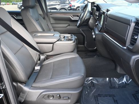 Used 2025 GMC Sierra 1500 SLT RWD image 15
