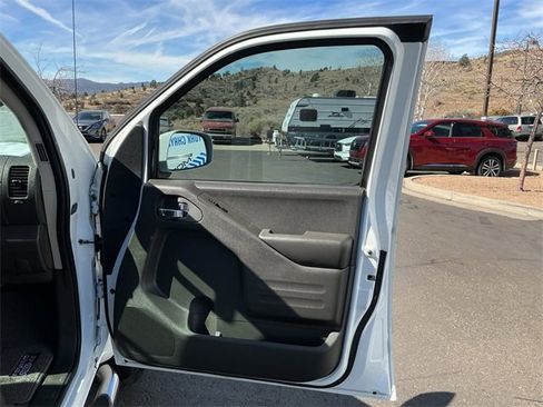 Used 2019 Nissan Frontier PRO-4X image 22