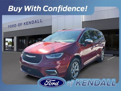 Used 2023 Chrysler Pacifica Limited