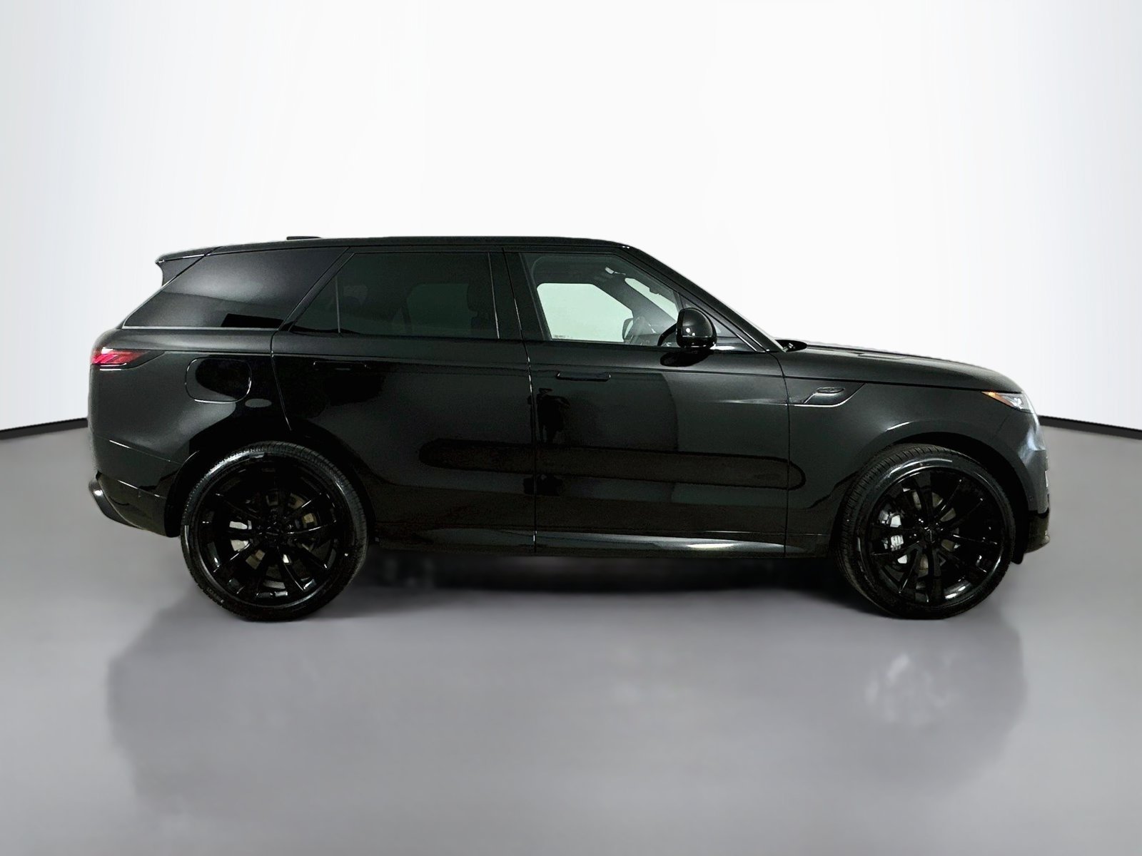 New 2027 Land Rover Range Rover Sport Dynamic SE AWD/4WD image 4
