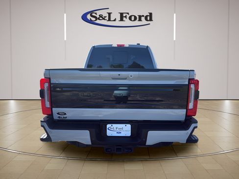 Used 2025 Ford F250 Platinum AWD/4WD image 6