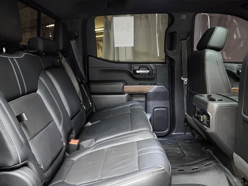 Used 2019 Chevrolet Silverado 1500 High Country w/ Technology Package AWD/4WD image 17