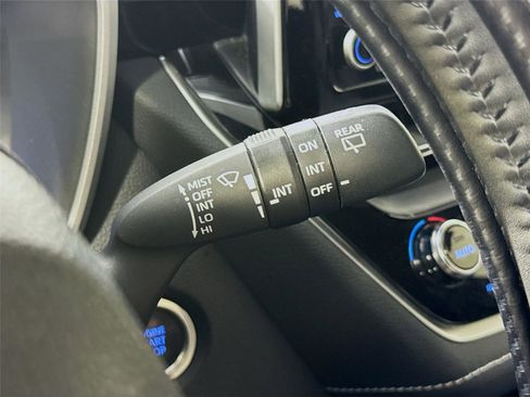 Used 2022 Toyota Corolla SE FWD image 6