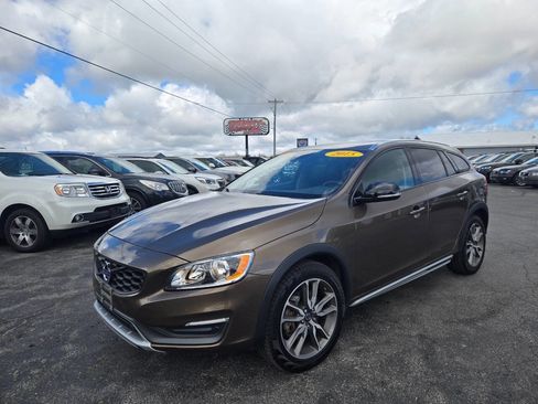 Used 2015 Volvo V60 T5 Cross Country AWD/4WD image 3