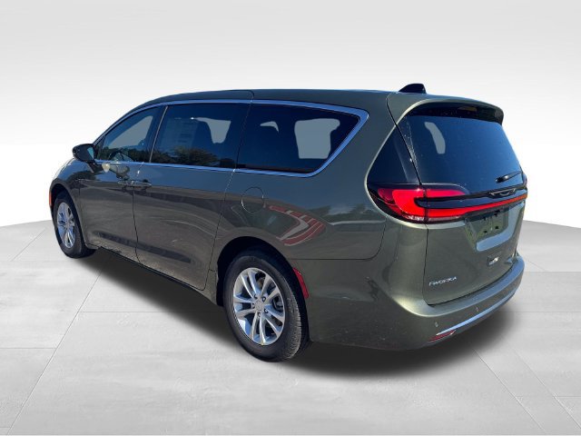 New 2027 Chrysler Pacifica Select FWD image 43