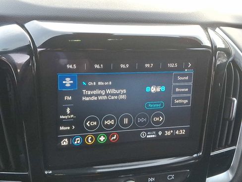 Used 2023 Chevrolet Traverse LT image 17