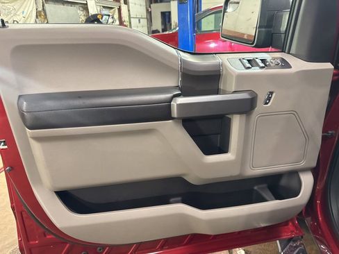 Used 2019 Ford F150 XLT w/ Equipment Group 302A Luxury image 11