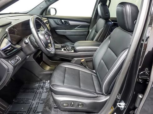Certified 2025 Buick Enclave Preferred AWD/4WD image 12