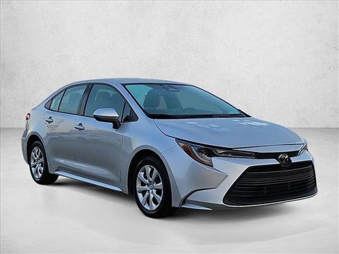 Used 2024 Toyota Corolla LE FWD image 3