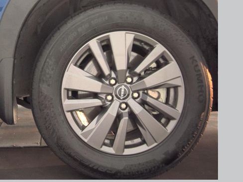 Used 2025 Nissan Pathfinder SV FWD image 10