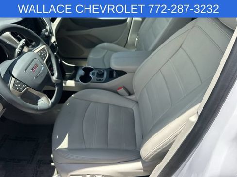 Used 2024 GMC Terrain Denali w/ Denali Premium Package AWD/4WD image 17