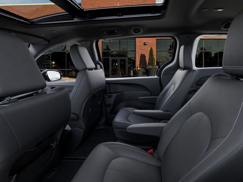 New 2027 Chrysler Pacifica Select AWD/4WD image 23