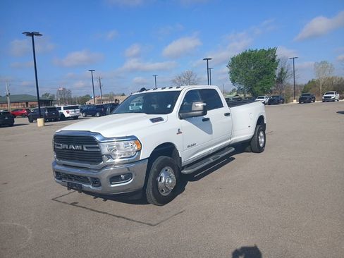 Used 2024 RAM 3500 Big Horn AWD/4WD image 4