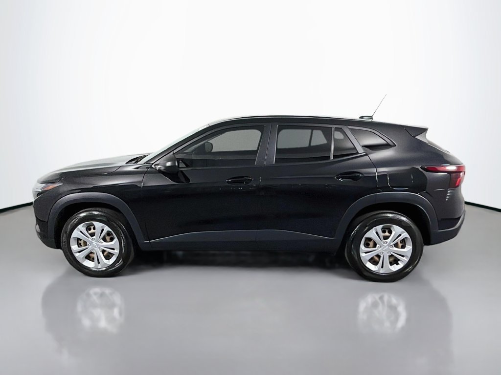 Used 2024 Chevrolet Trax LS FWD image 4