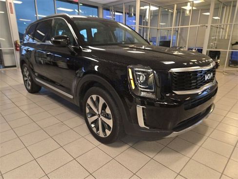 Used 2022 Kia Telluride S image 2