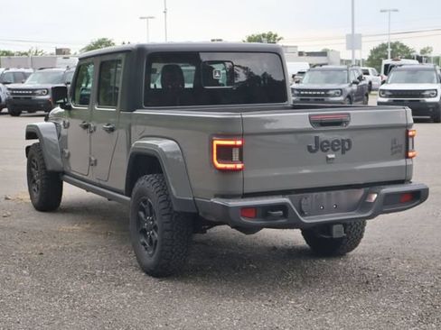 Used 2023 Jeep Gladiator Sport AWD/4WD image 5