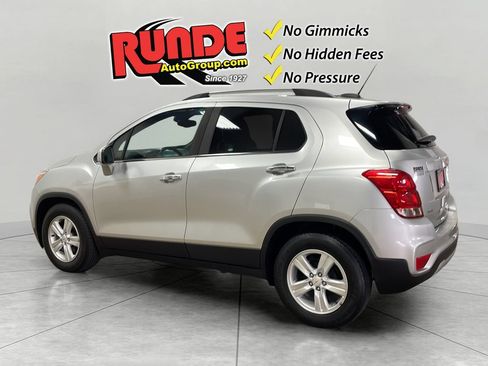 Used 2017 Chevrolet Trax LT w/ LT Convenience Package FWD image 4