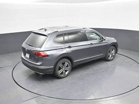 Used 2021 Volkswagen Tiguan SEL AWD/4WD image 35
