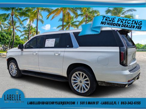Used 2022 Cadillac Escalade ESV Luxury RWD image 5
