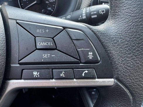 Used 2021 Nissan Kicks SV image 24