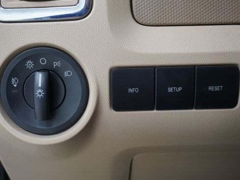 Used 2009 Ford Escape Limited FWD image 19