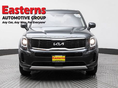 Used 2022 Kia Telluride LX image 2