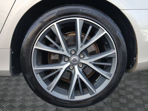 Used 2018 Volvo S90 T5 Momentum w/ Convenience Package FWD image 23