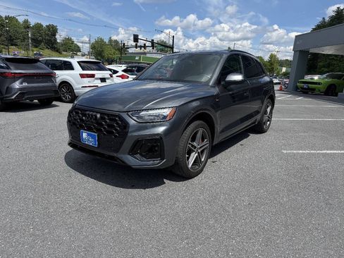 Used 2024 Audi Q5 e Premium Plus w/ Premium Plus Package AWD/4WD image 2