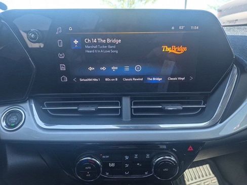 Used 2026 Chevrolet Trax LT w/ LT Convenience Package image 6