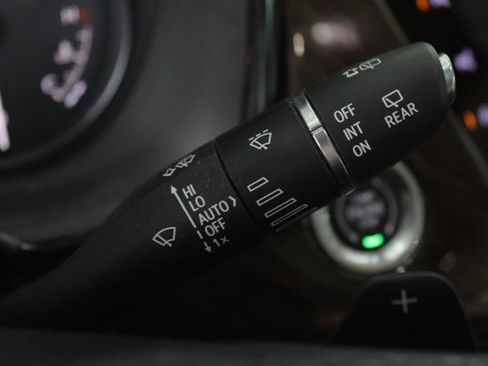 Certified 2021 Cadillac XT6 Premium Luxury w/ Platinum Package image 13