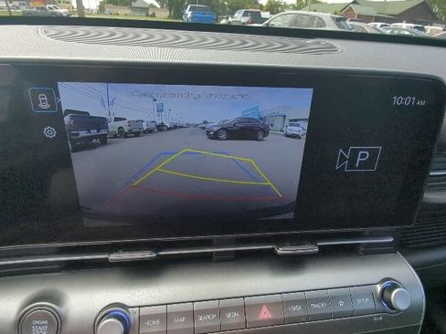 Used 2025 Hyundai Kona SEL FWD image 19
