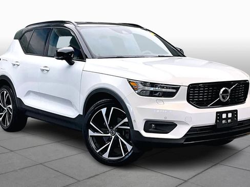 Used 2019 Volvo XC40 T5 R-Design image 3