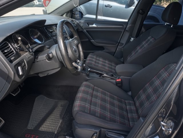 Used 2019 Volkswagen Golf 4-Door FWD image 7