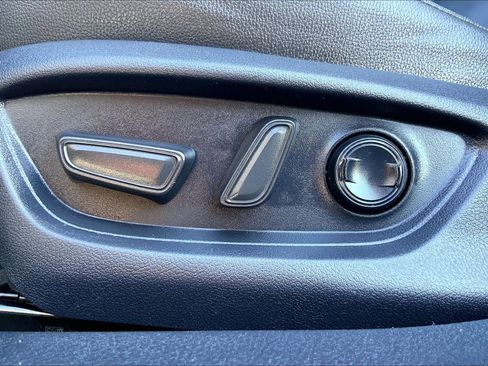 Used 2025 Toyota Camry SE w/ Multimedia Upgrade Package image 34