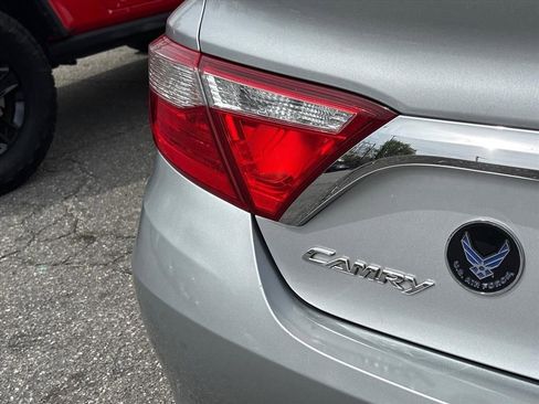 Used 2017 Toyota Camry XLE w/ Moonroof Package image 13