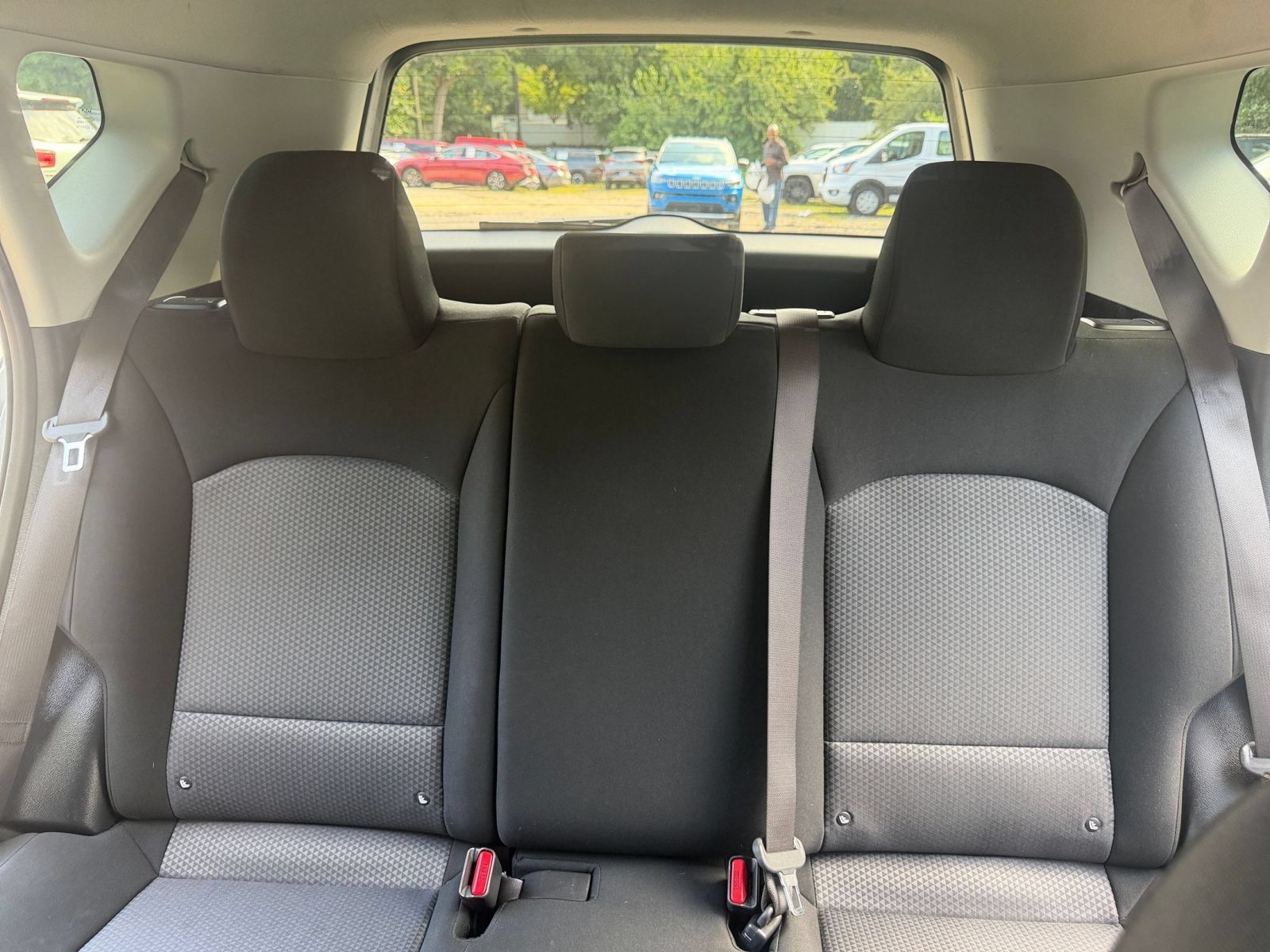 Used 2025 Kia Soul LX w/ LX Technology Package FWD image 36